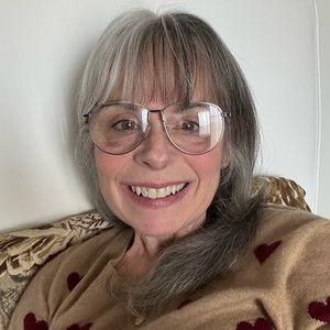 Meet your Posher, Deborah